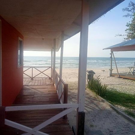 Tumombuvoi Homestay Tiga Papan Exteriör bild